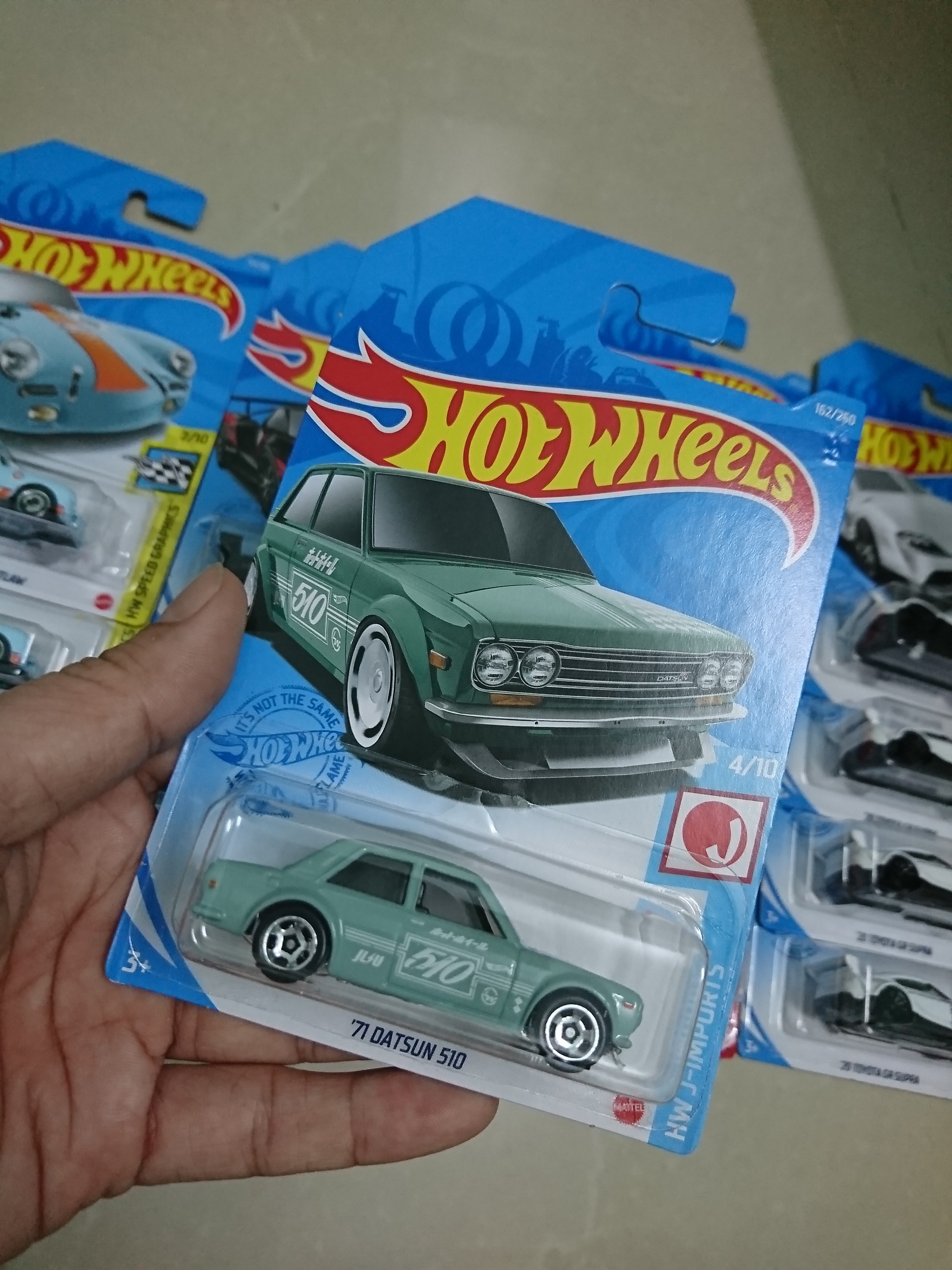 Xe hotwheels 71 datsun 510