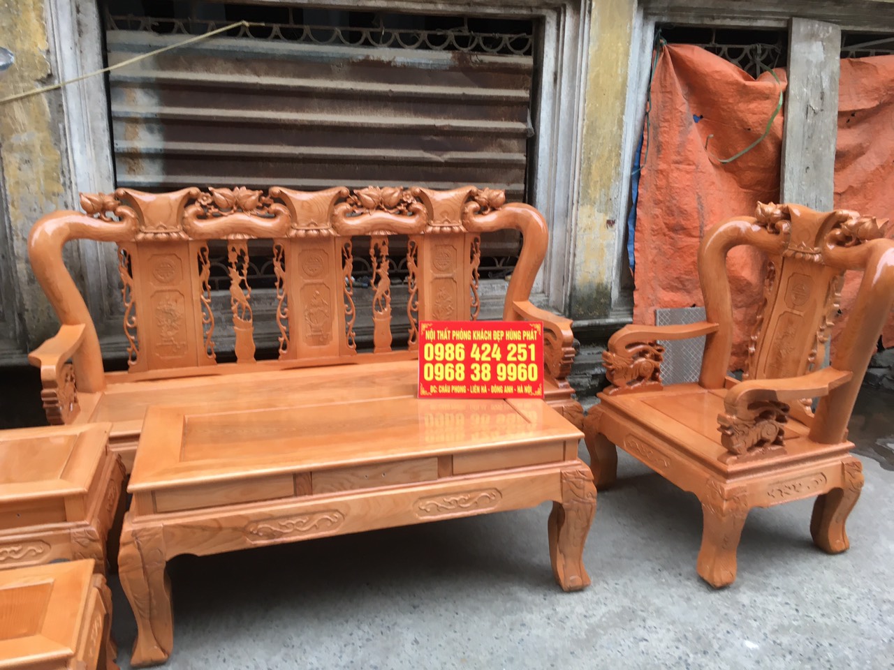 Bộ bàn ghế Minh Quốc Đào gỗ sồi từ Lazada.vn sẽ là một lựa chọn vô cùng tuyệt vời cho những người yêu thích vẻ đẹp cổ điển. Được chế tác bởi những nghệ nhân tài năng, bộ bàn ghế này là một tác phẩm nghệ thuật đích thực.