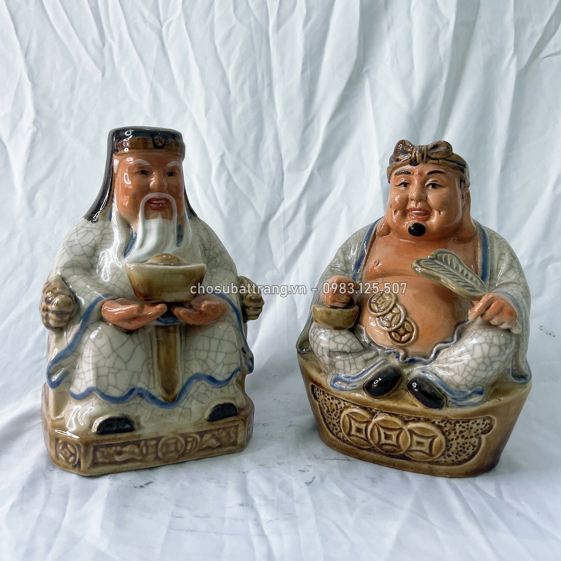 Ông địa thần tài / Tượng thần tài thổ địa trên bàn thờ ông địa thần tài