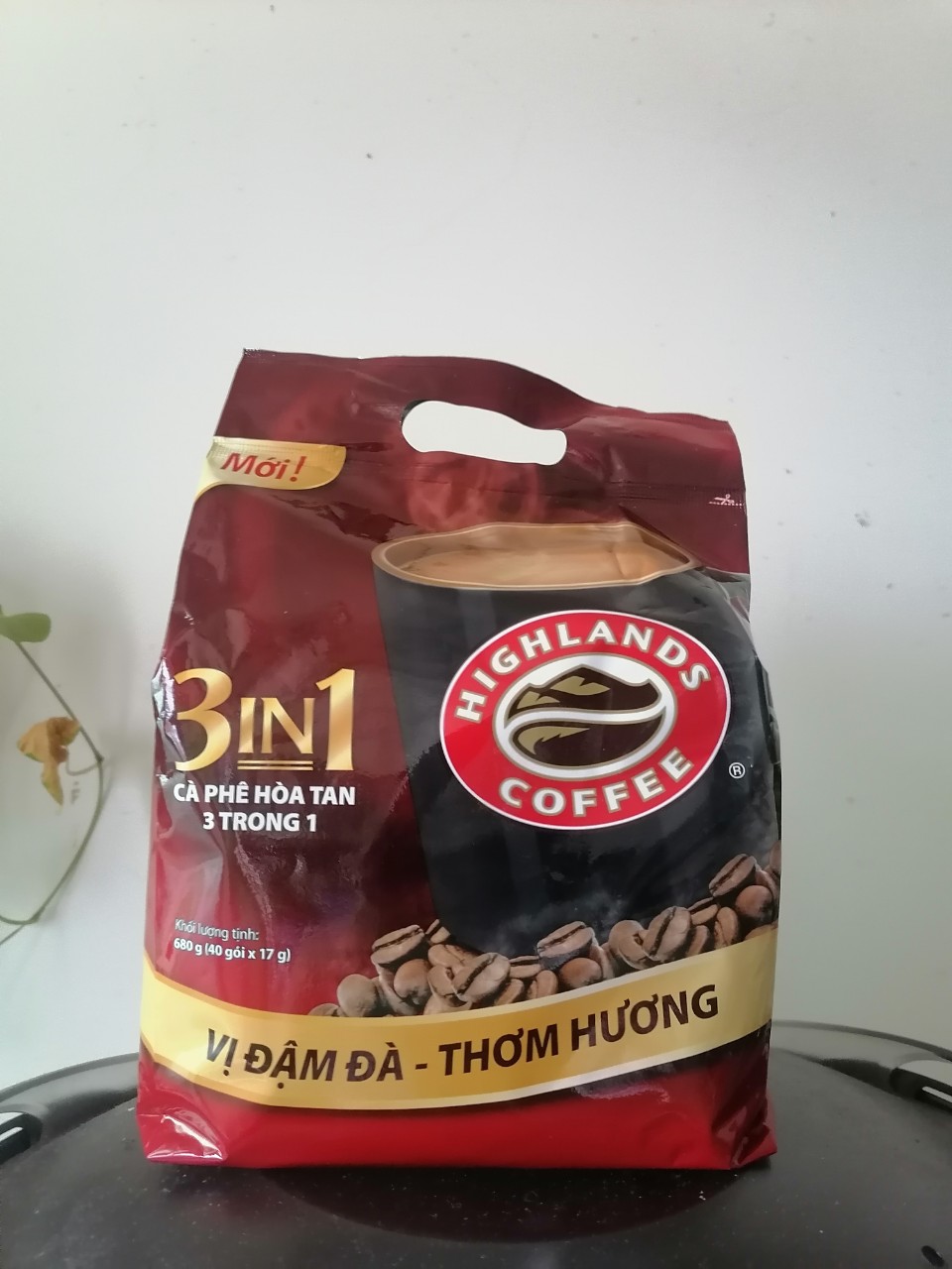 Cà phê hòa tan Highlands Coffee 3 in 1 bịch 40 gói x 17g