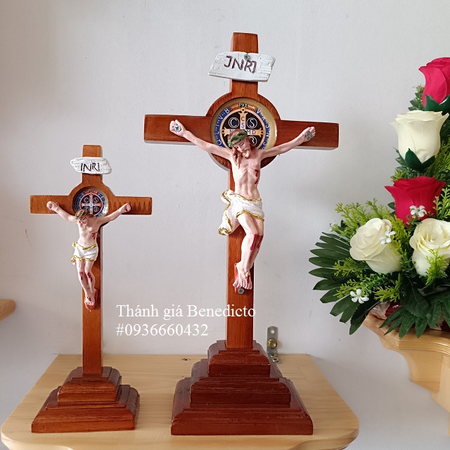 Thánh Giá Chúa Benedicto 30cm 50cm thánh giá Chúa chịu nạn để bàn - quà tặng công giáo