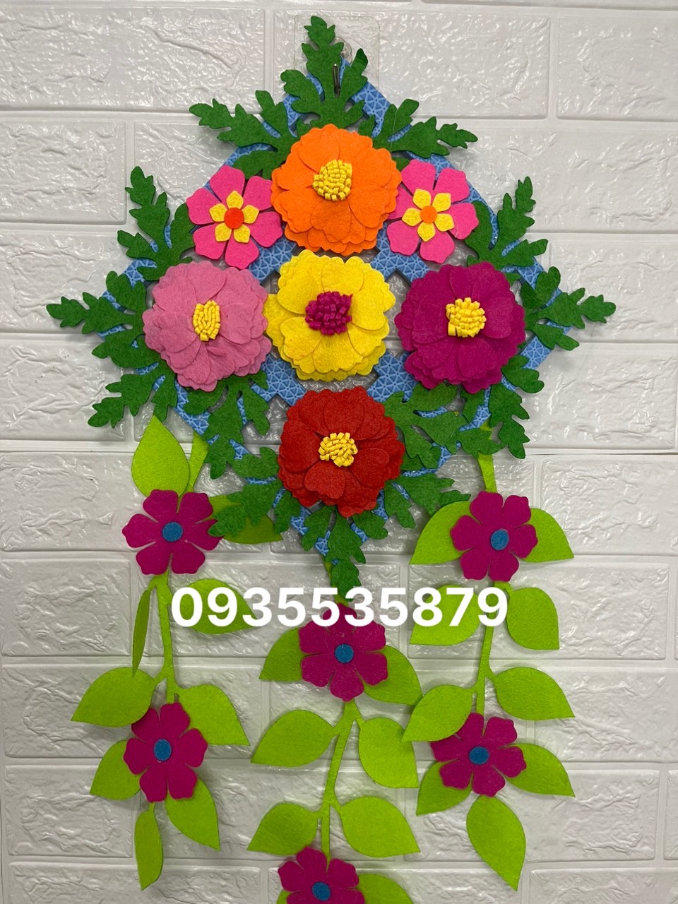 Lẳng hoa treo tường bằng nỉ - trang trí mầm non | Lazada.vn