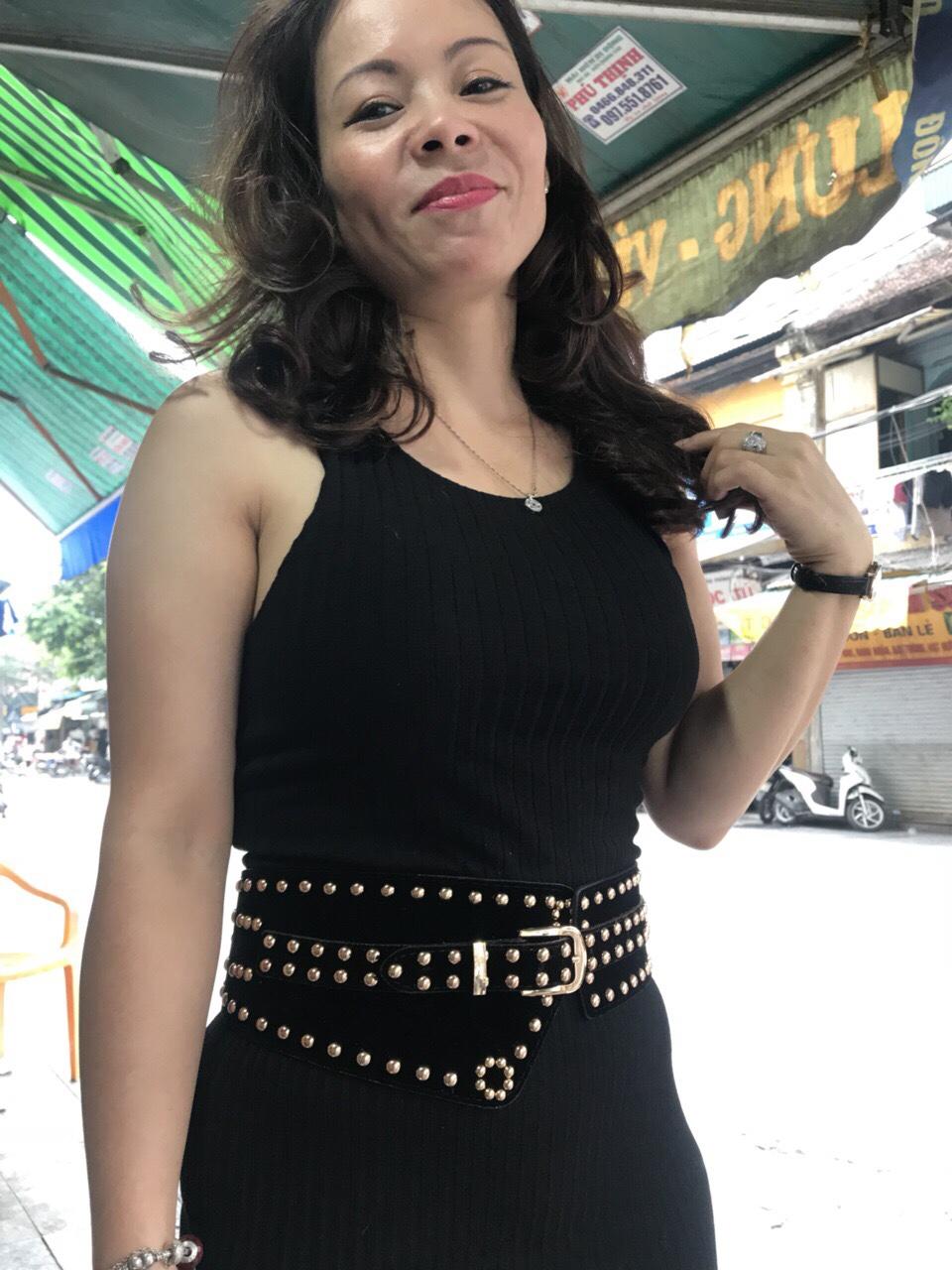[HCM] Thắt lưng nhung đính đinh vàng phong cách