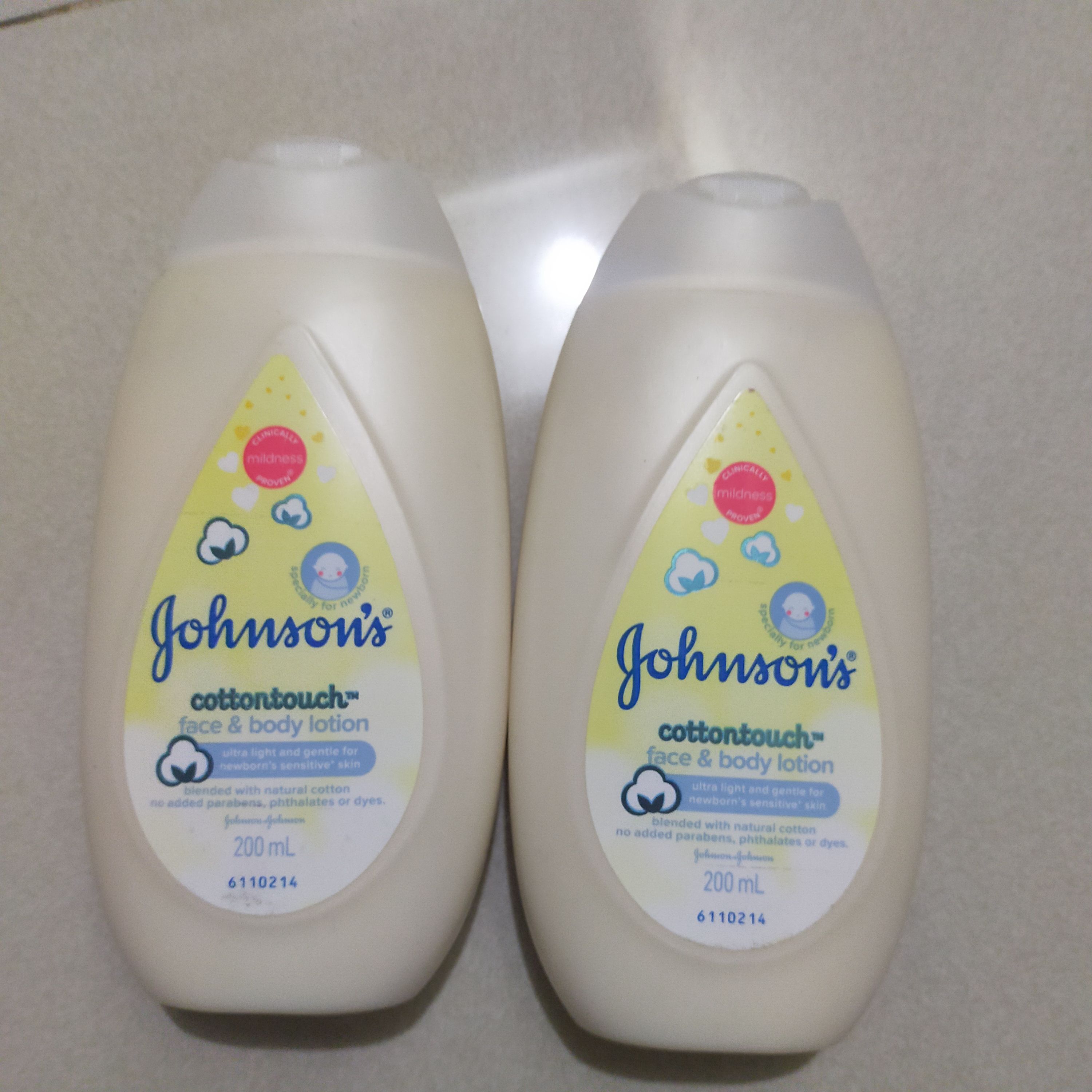 [HCM]combo 2 chai Sữa dưỡng ẩm Johnsons Baby mềm mịn (200ml)