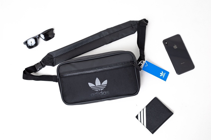 Túi đeo chéo A-di-das Crossbody Sport Bag.