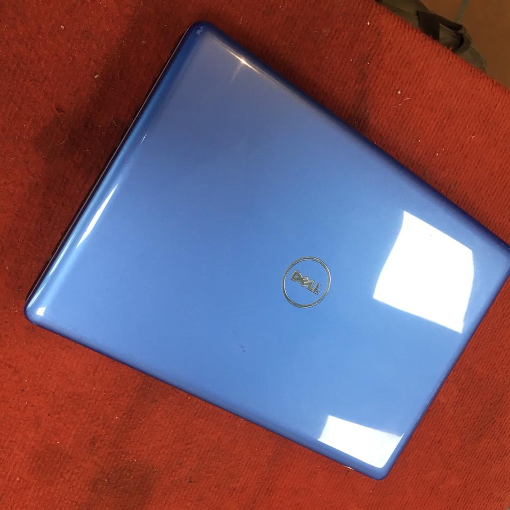 Laptop Dell 1440 xanh dương bóng loáng thời trang văn phòng