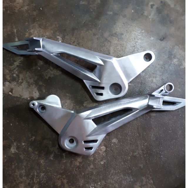 Cặp gác chân GIÒ GÀ dành cho Wave,Dream,Future loại tốt