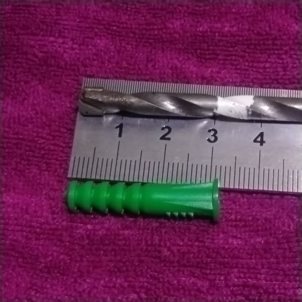 [HCM]Một bộ gồm 100 Tắc kê 06 mm + 100 Vít 42 mm x 30 mm+ 1 mũi khoan bê tông 06 mm chuôi thẳng.