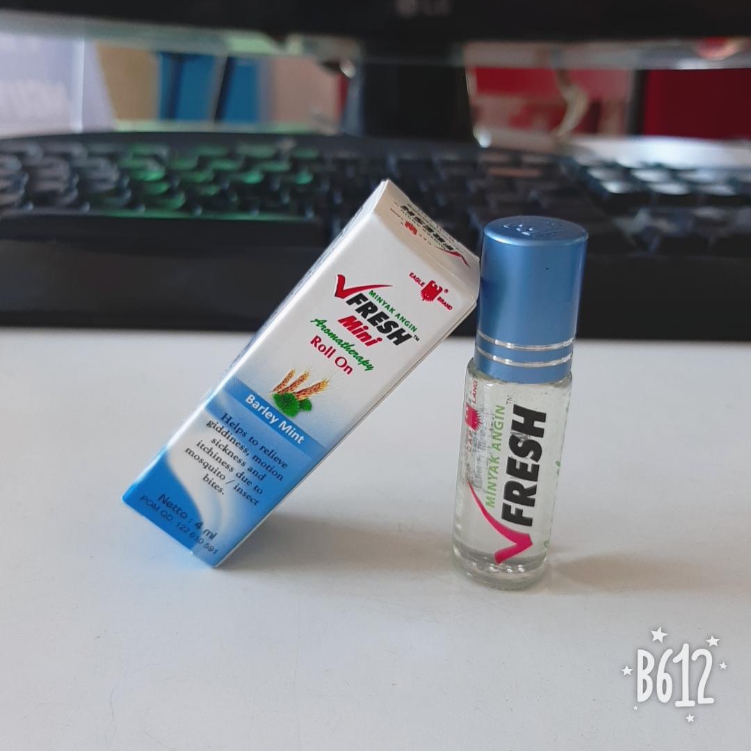 Dầu gió bi lăn Vfresh Barley Mint - Bạc hà lúa mạch 4ml