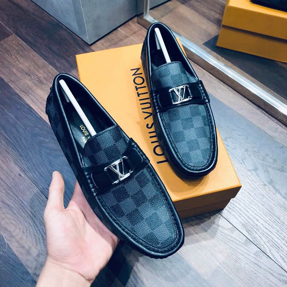 Có nên mua giày Louis Vuitton Super Fake? - Royal Shop