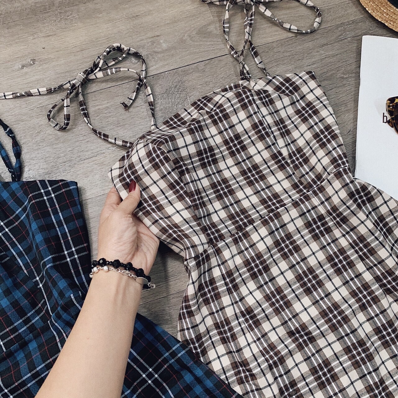 Đầm caro 2 dây cột nơ vai