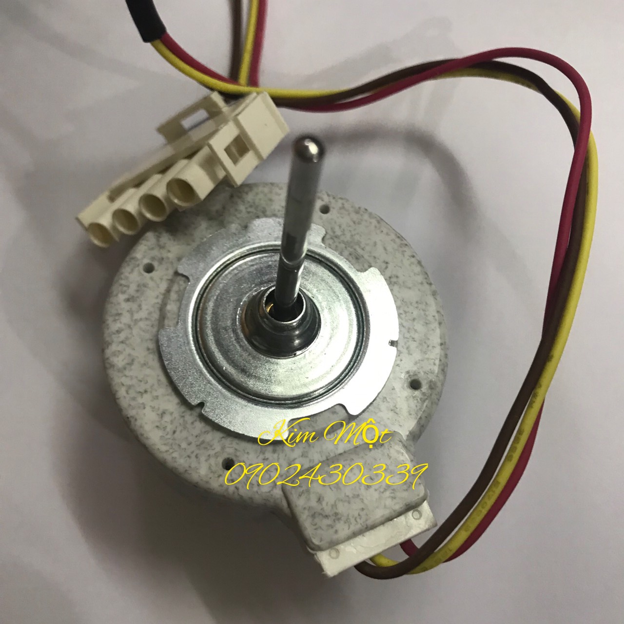 Quạt sứ dùng cho tủ lạnh .Electrolux 12V 2.7W  3 dây hàng chất lượng cao (Dùng cho tủ lạnh )