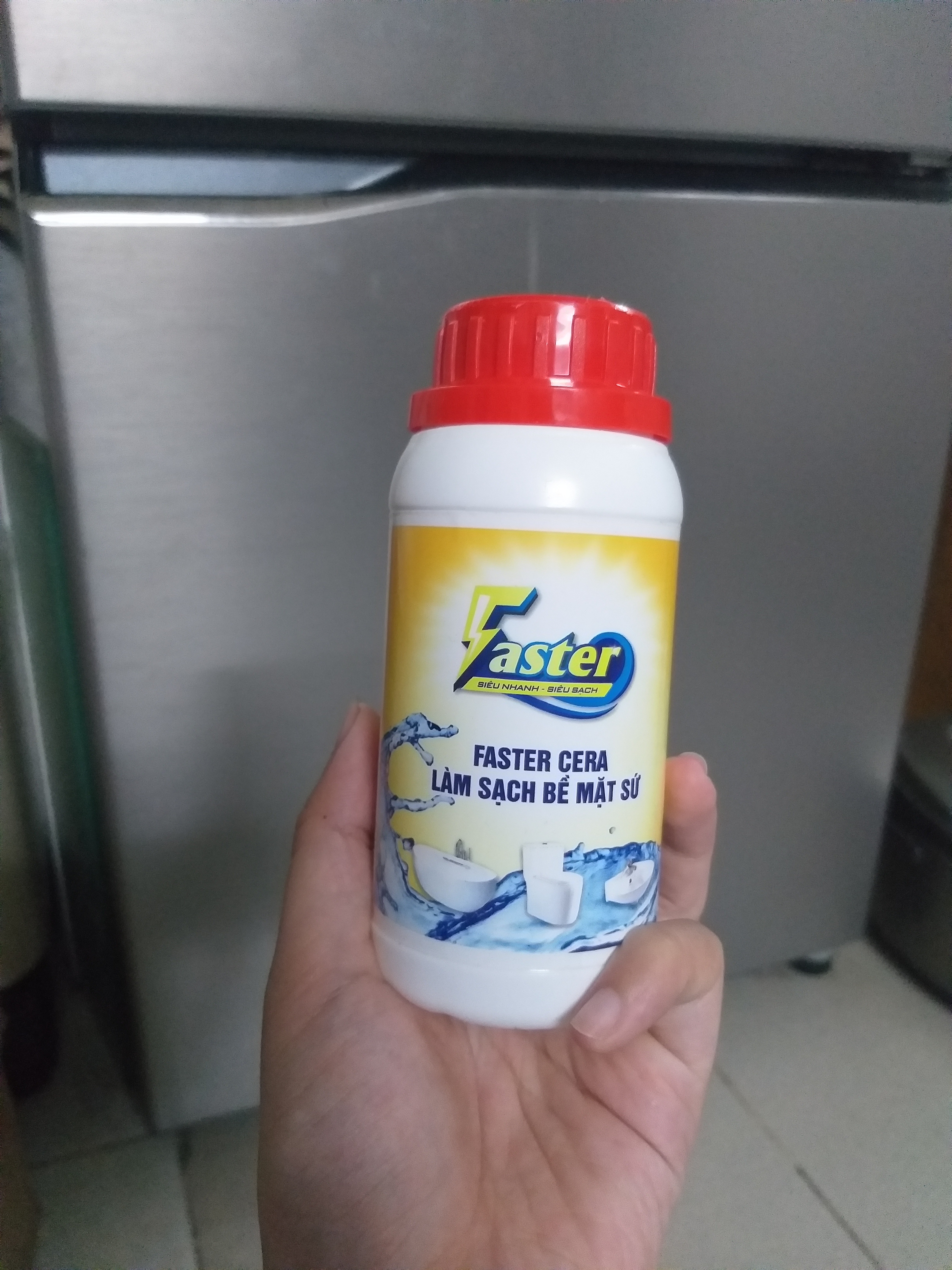 Faster cera - làm sạch bề mặt sứ