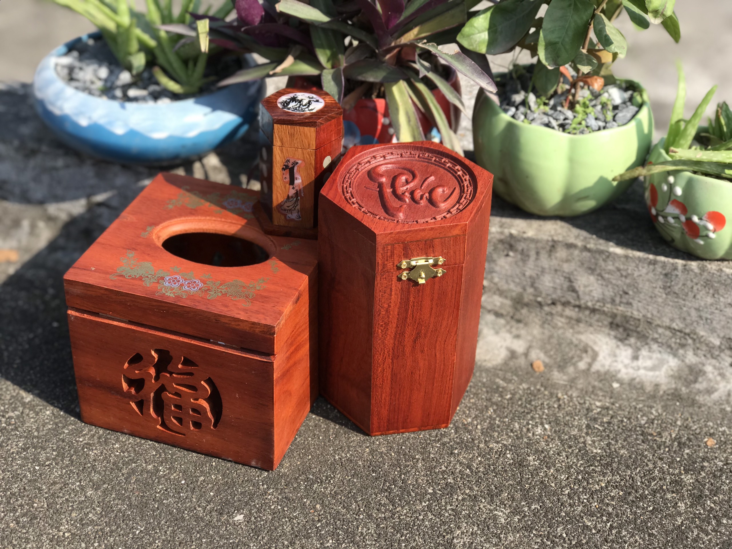 Bộ đồ gia dụng hộp đựng chè , hộp giấy ăn , lọ tăm gỗ hương