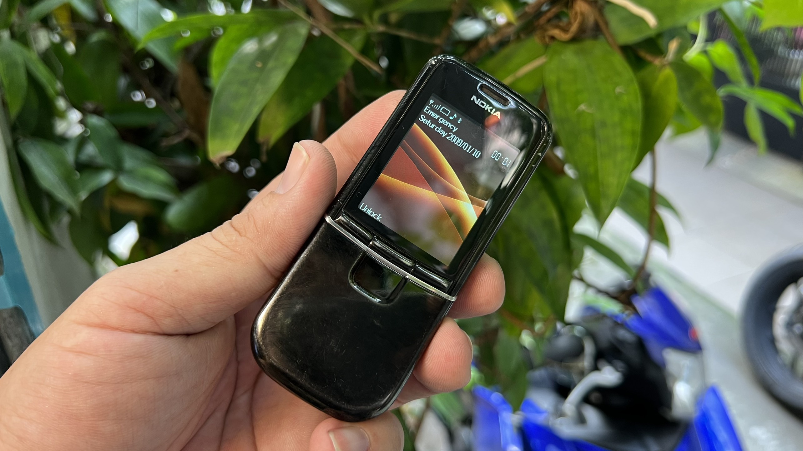 Điện thoại Nokia 8900 màu đen