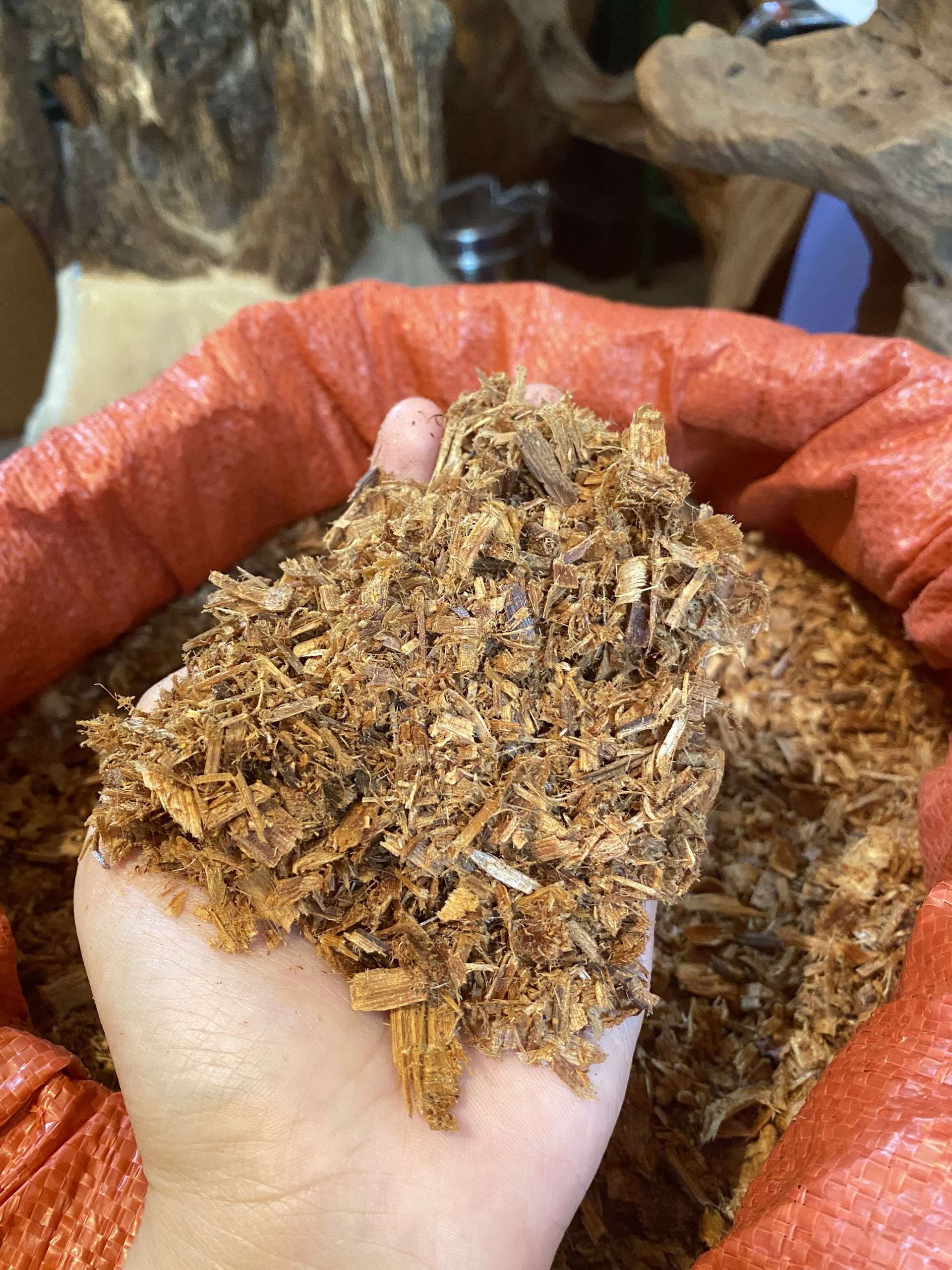 Mùn Gỗ Ngọc Am Đỏ Hà Giang Nguyên Chất 1kg - Chuẩn Xịn - thơm phòng khử mùi chiêu tài dẫn lộc