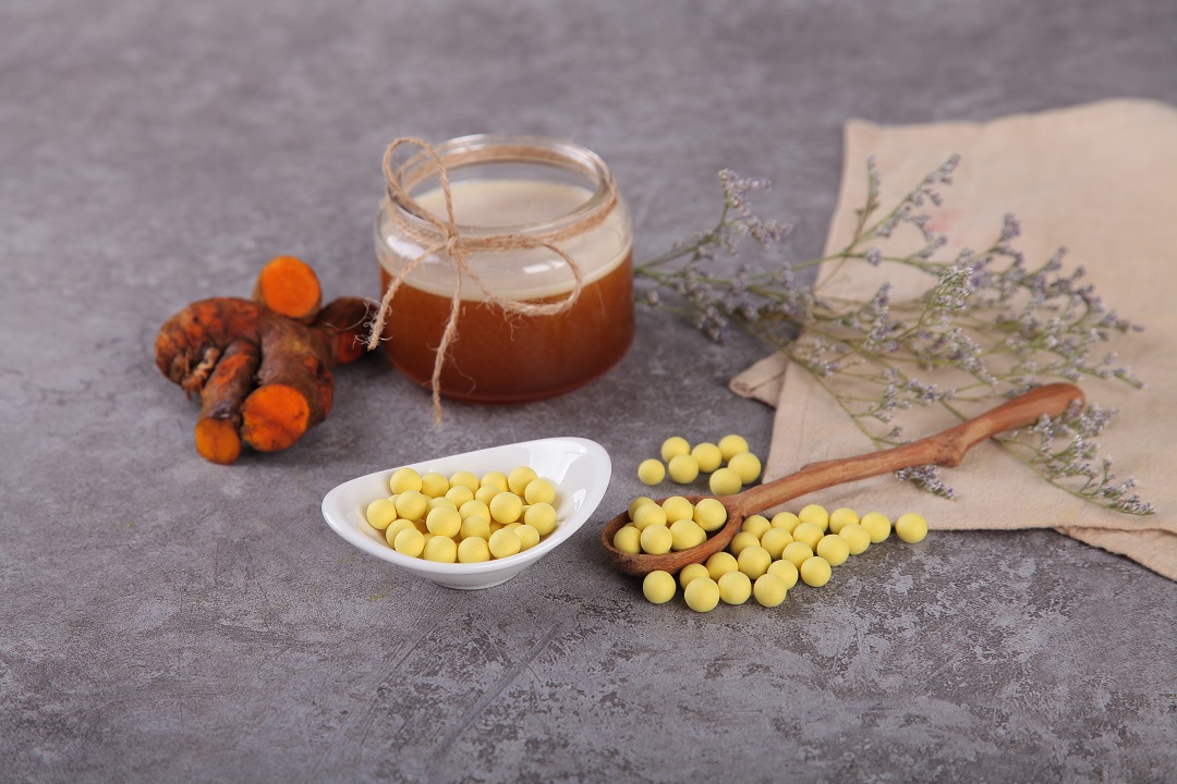 Hộp viên tinh nghệ sữa ong chúa Quê Việt 350g