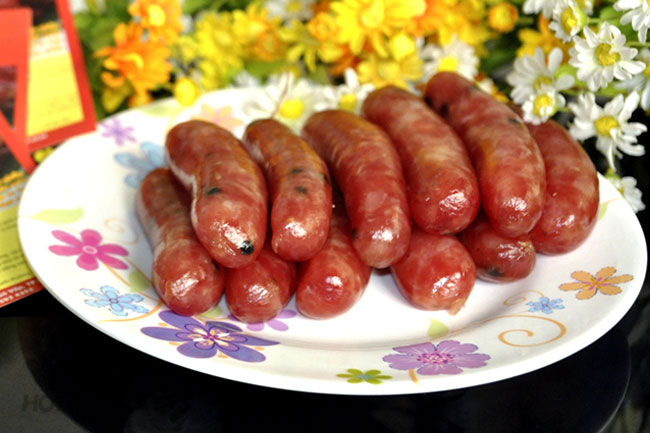 Giá lạp xưởng tân huê viên, Xúc xích lạp xưởng - Lạp xưởng Heo Tiêu Tươi, Thơm, Ngon, Ngọt, Bổ dưỡng - Cam kết chất lượng, 80% thịt nạc - 200g