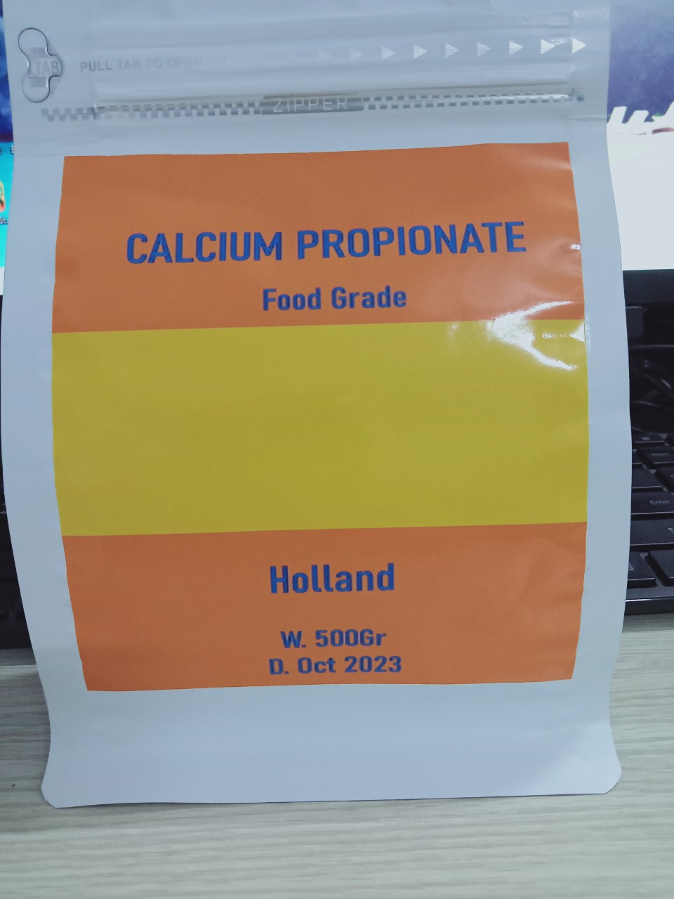 Calcium propionate: Phụ gia chống nấm mốc, nấm men trong bánh mì, bánh ngọt, bơ, sữa, sản phẩm từ thịt không làm thay đổi mùi vị