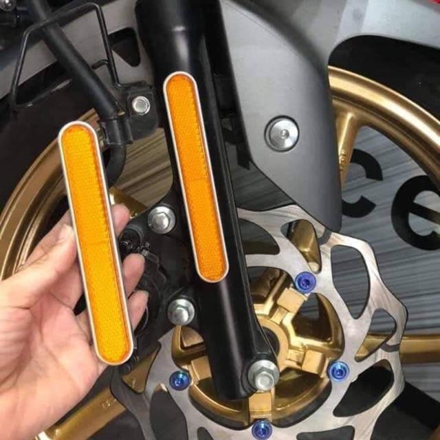 [HCM]Bộ 2 thanh dài 14cm phản quang dán phuộc trước (màu Vàng)