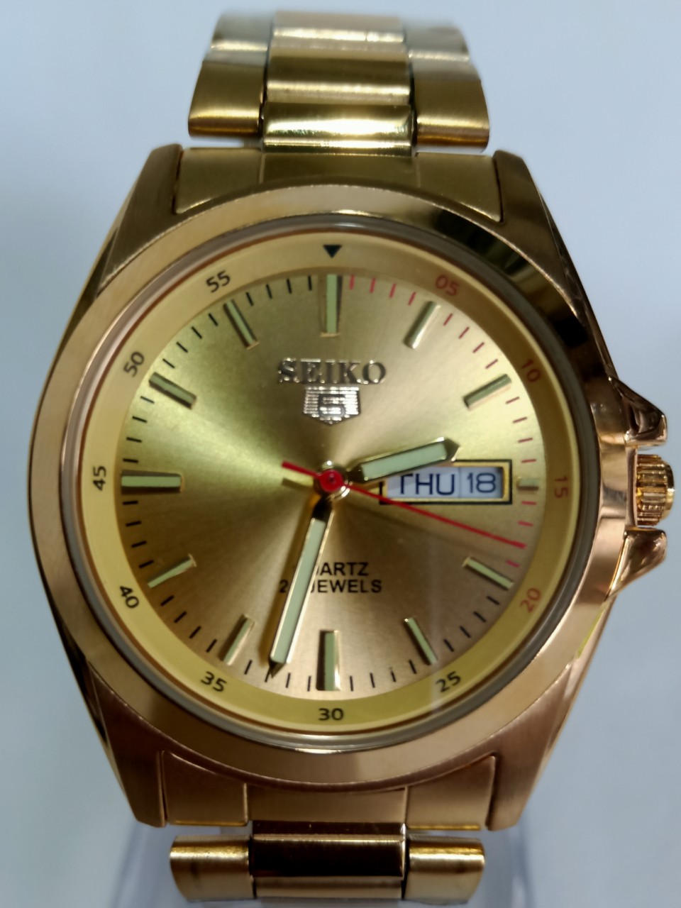 Đồng hồ seiko vỏ inot mạ vàng , mạt vàng siêu bền . kính đá safia nam . mới nguyên rin 100/100