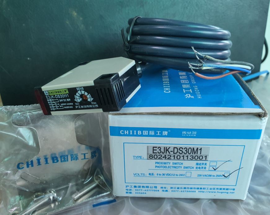 Cảm biến quang e3jk-ds30m1