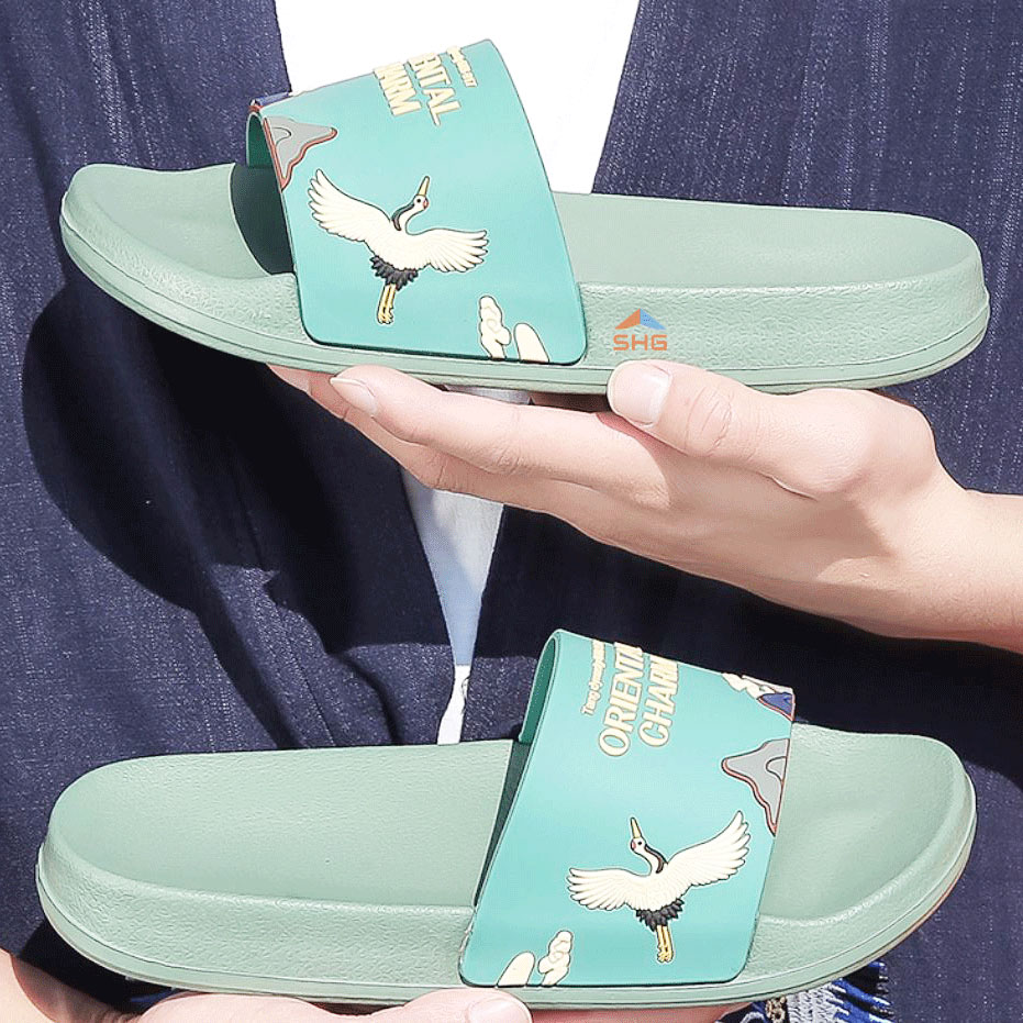 [HCM]DÉP CAO SU QUAI NGANG UNISEX HOÀNG GIA CAO CẤP ĐẾ MỀM ÊM CHÂN HỌA TIẾT HÌNH HẠC IN NỔI 3D