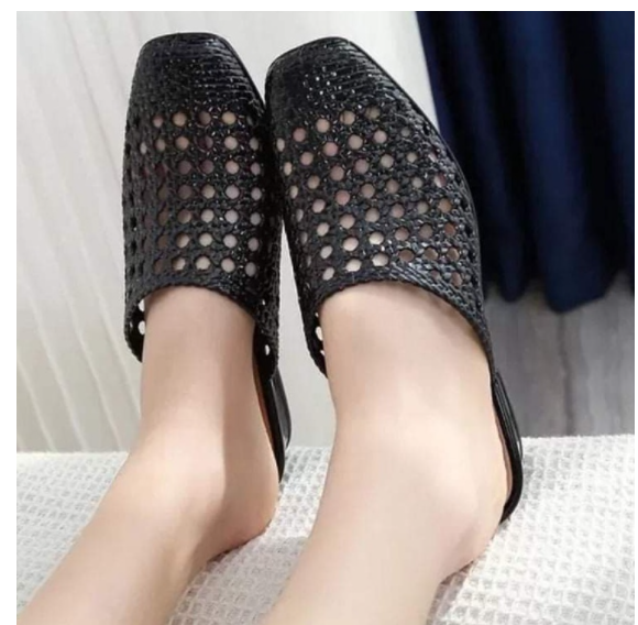 DÉP SỤC NHỰA DẺO LỖ ĐI MƯA NỮ CAO 4CM