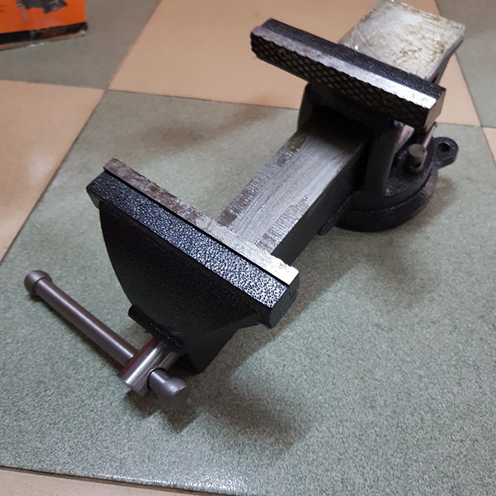 Ê tô kẹp bàn nguội xoay 360 độ Asaki AK-668 độ mở 125mm mồm rộng 125mm