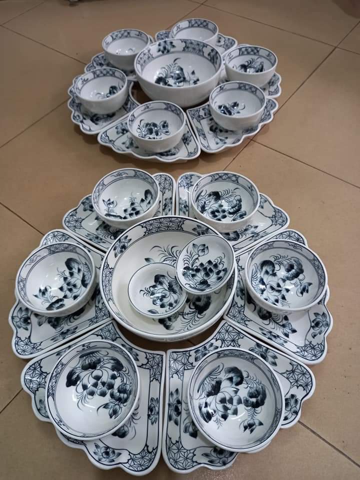 Bộ bát đĩa sứ Bát Tràng cao cấp hình hoa mặt trời họa tiết hoa sen nghệ nhân vẽ tay