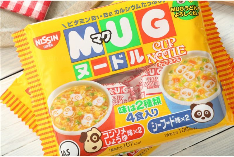 Thùng 12 gói mì mug Nhật Bản màu vàng/ màu xanh cho bé