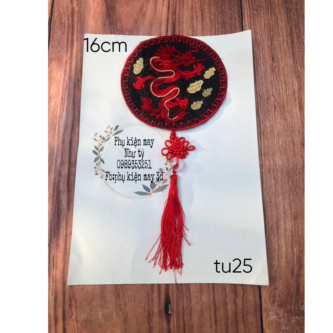 Tấm tròn thêu hình rồng kèm dây treo 16cm