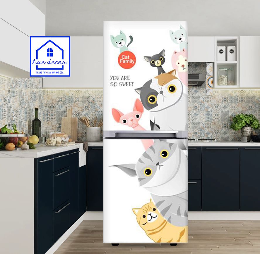 Decal dán tủ lạnh - Máy lạnh - Máy giặt  gia đình mèo kute thương hiệu Huedecor- chống nước, nấm mốc, phù hợp với mọi không gian