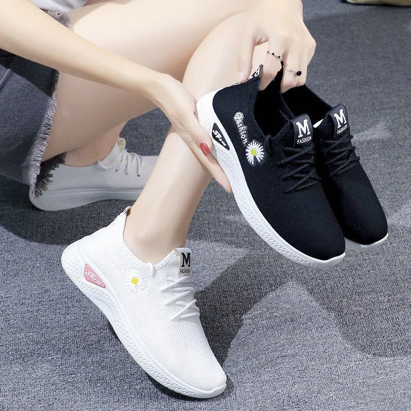 Giày thể thao sneakers nữ  - Fashion cúc Chữ M thoáng khí có 2 màu