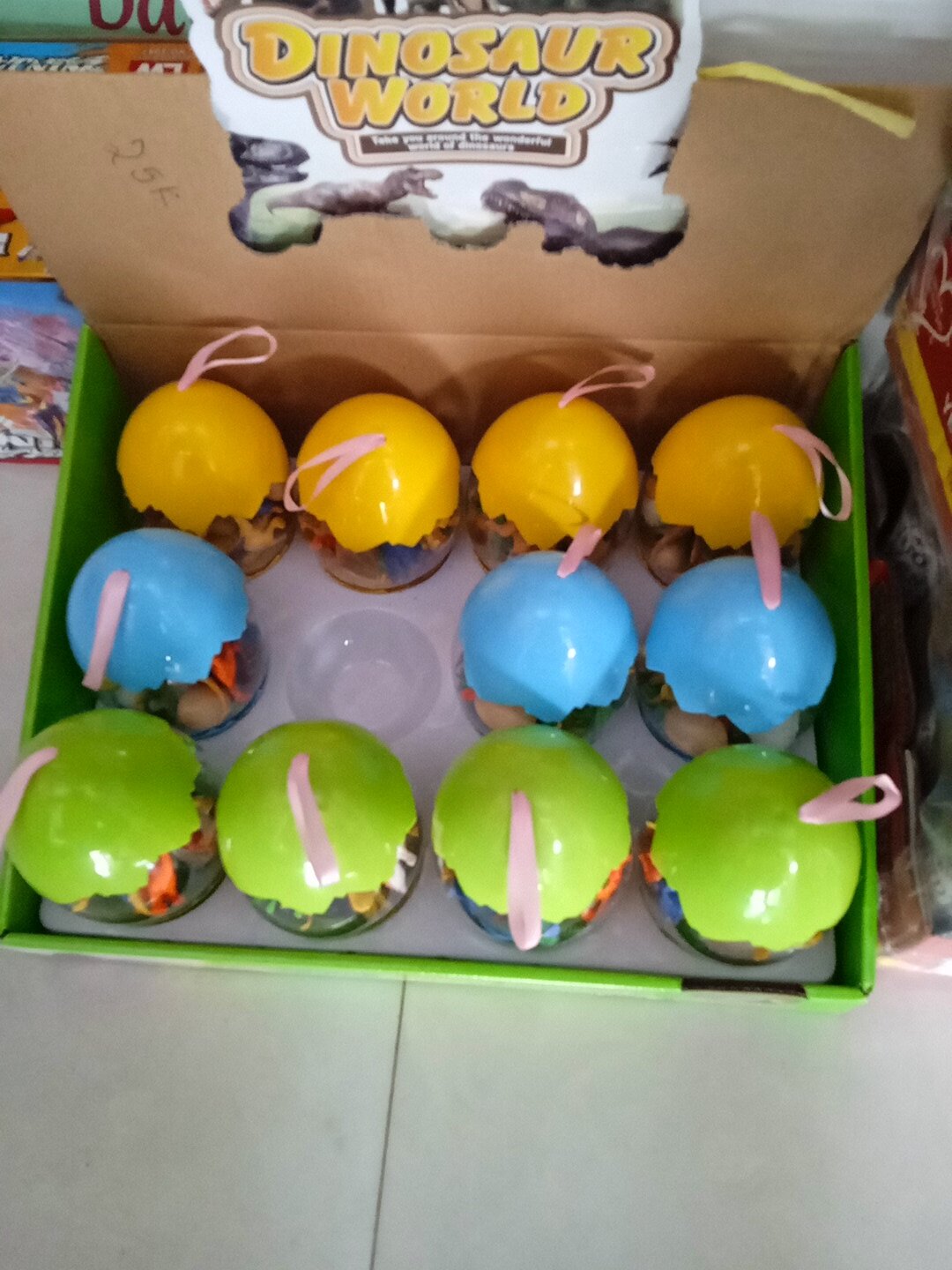 Trứng đồ chơi trứng khủng long