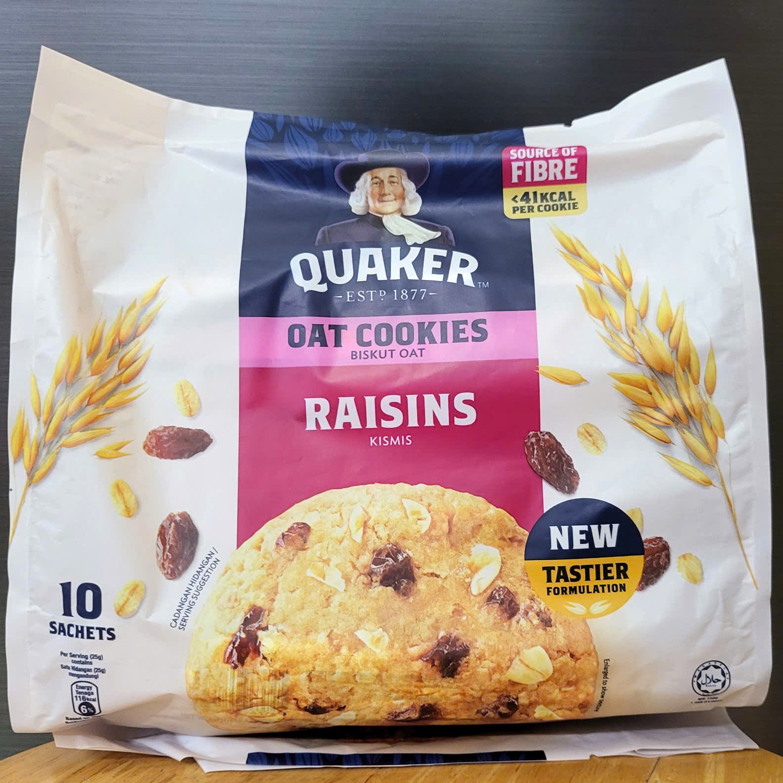 QUAKER - B/QUY TÍM 250g - BÁNH QUY YẾN MẠCH NHO KHÔ / MALAYSIA / Raisins Oat Cookies (HALAL)