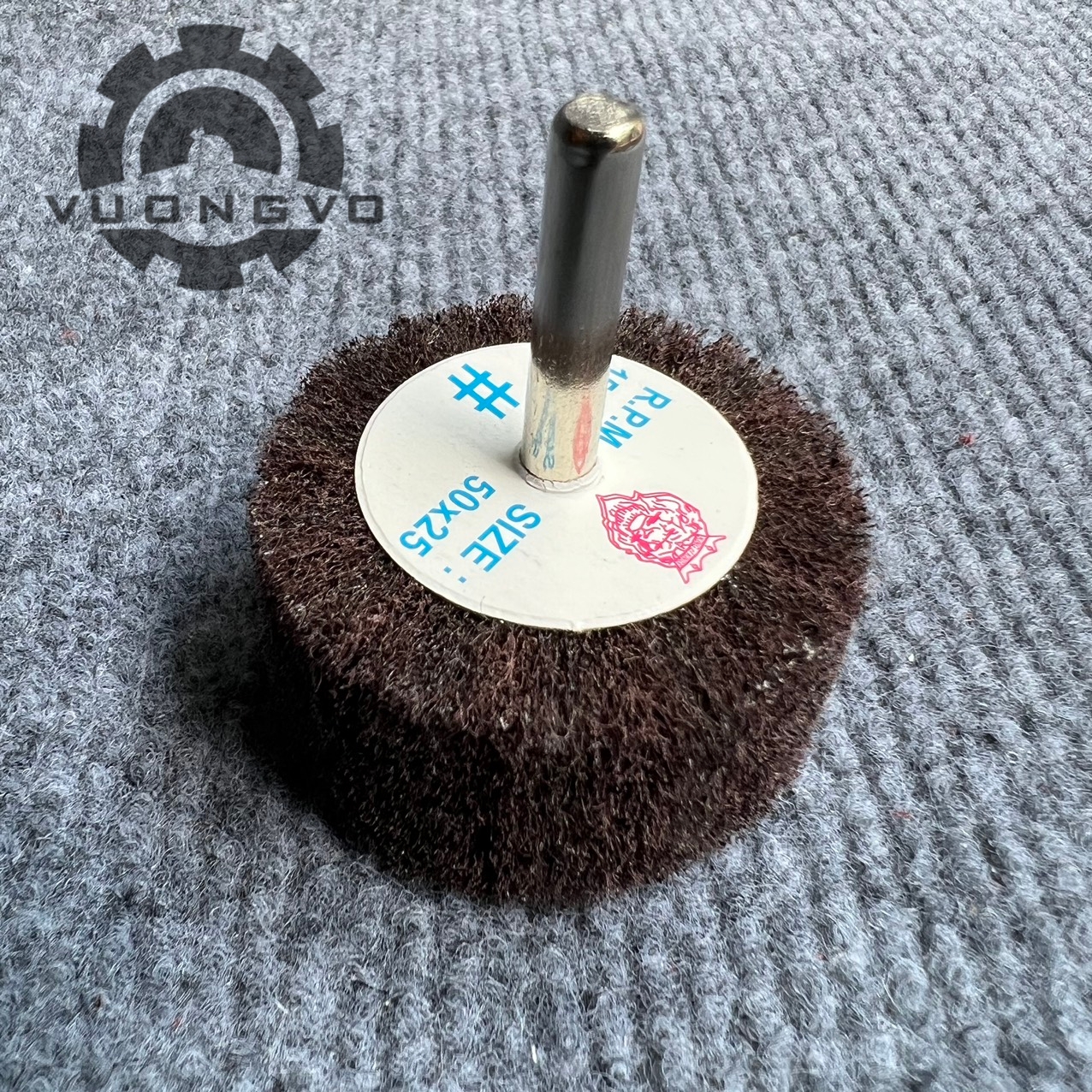 Nhám carem nỉ,nhám trụ nỉ ,nhám chuôi nỉ nâu kích thước 50x25mm cán 6mm