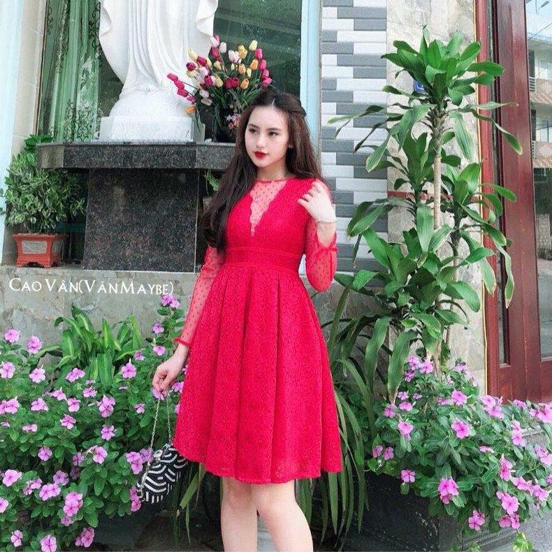 Đầm ren xòe tay dài freesize 40kg - 50kg