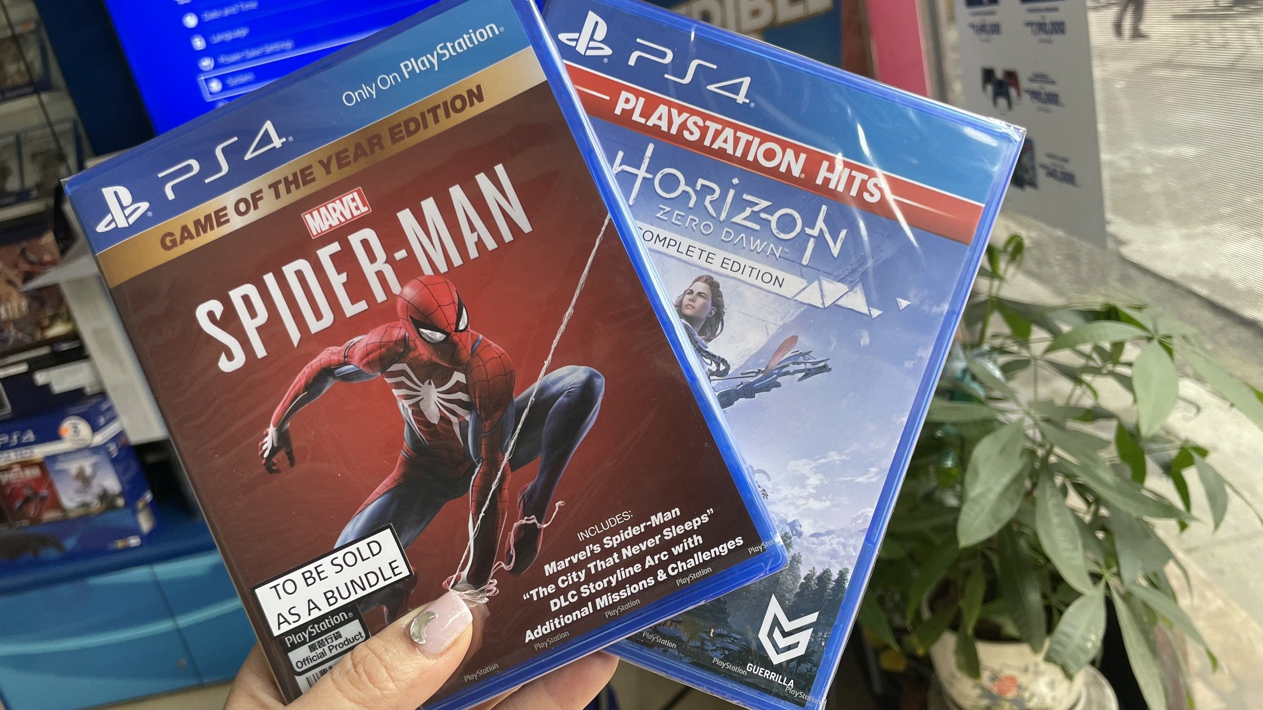 Đĩa game Spider Man GOTY và Horizon Zero Dawn Complete Edition dành cho PS4/PS5