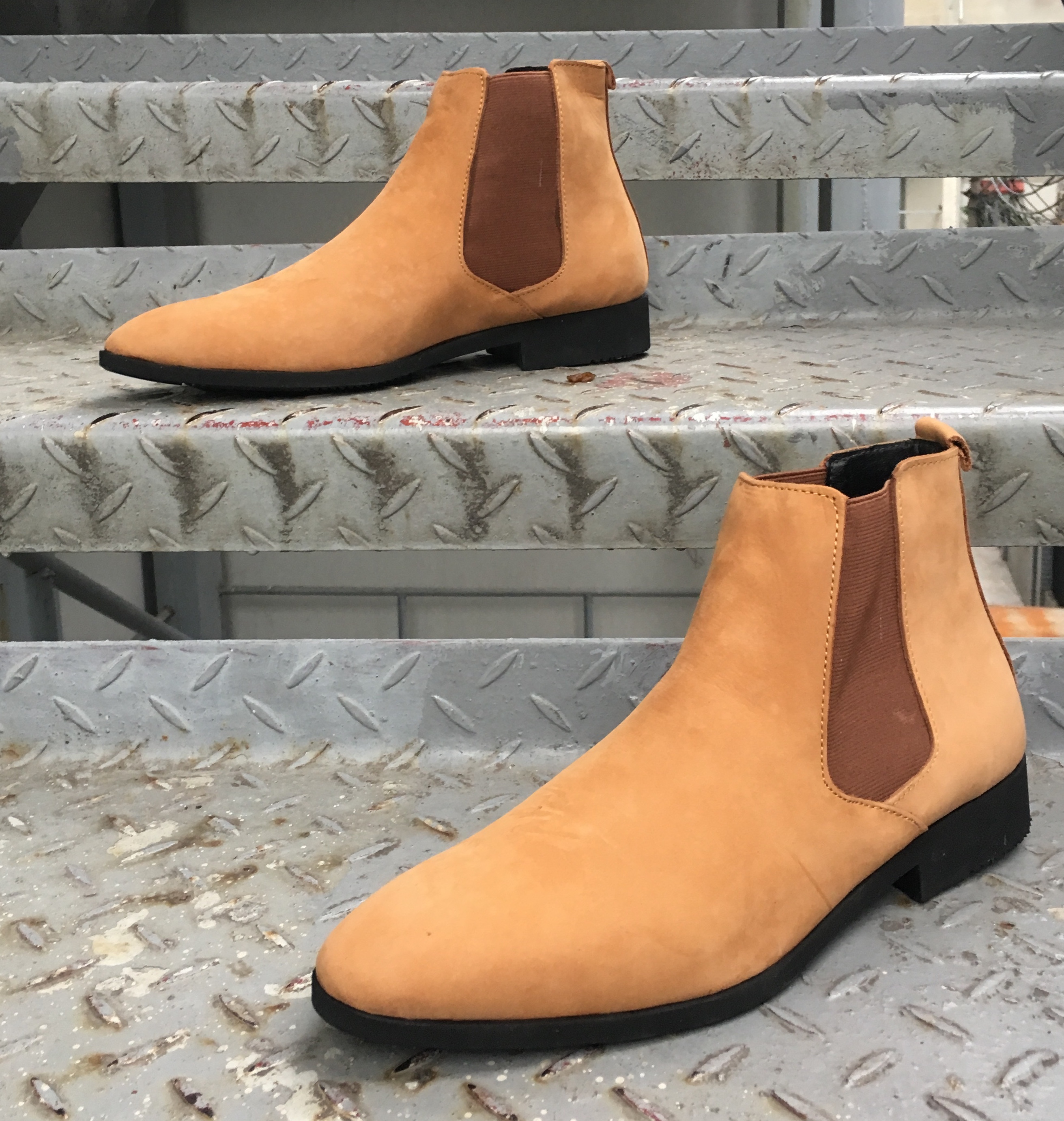 Giày da nam Chelsea Boots chất da lộn màu vàng bò