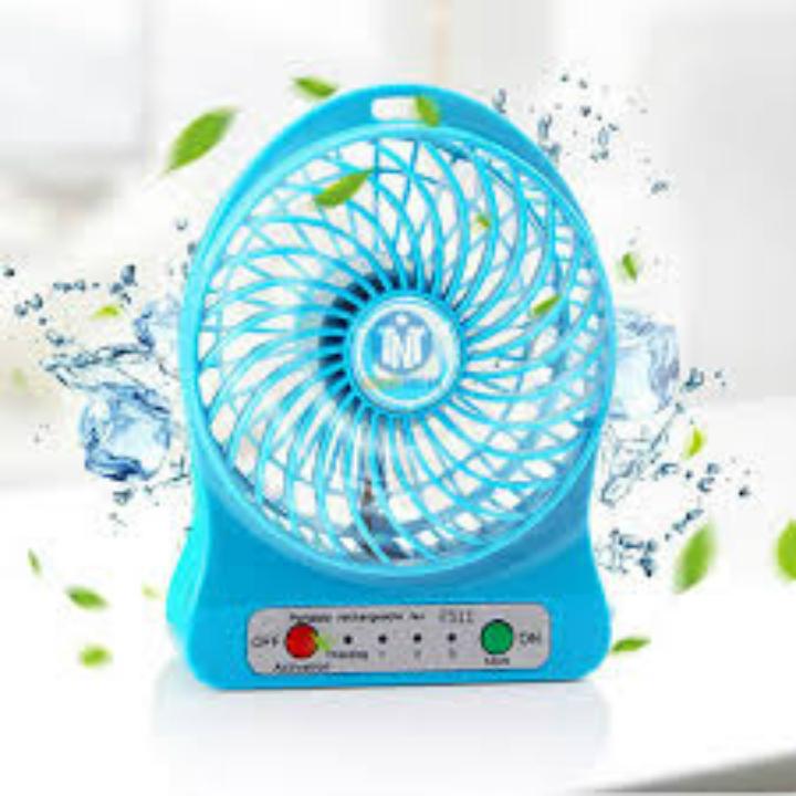 quạt mini kèm pin 3 cấp độ gió sạc điện có kèm pin, có đèn led