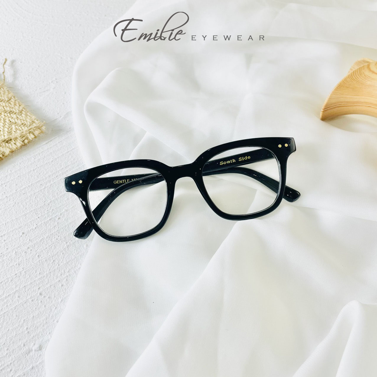 GỌNG KÍNH CHỮ V VUÔNG HOT TREND 2020 Emilie eyewear
