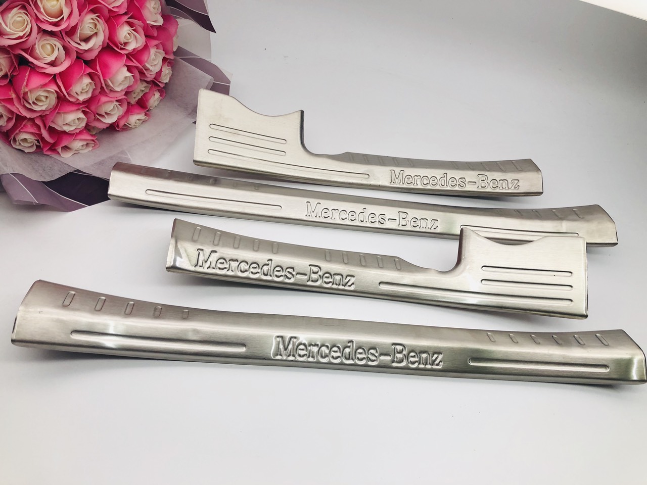 Bộ Ốp bậc cửa, Nẹp bước chân bên trong Mercedes Benz GLC200, GLC250, GLC300