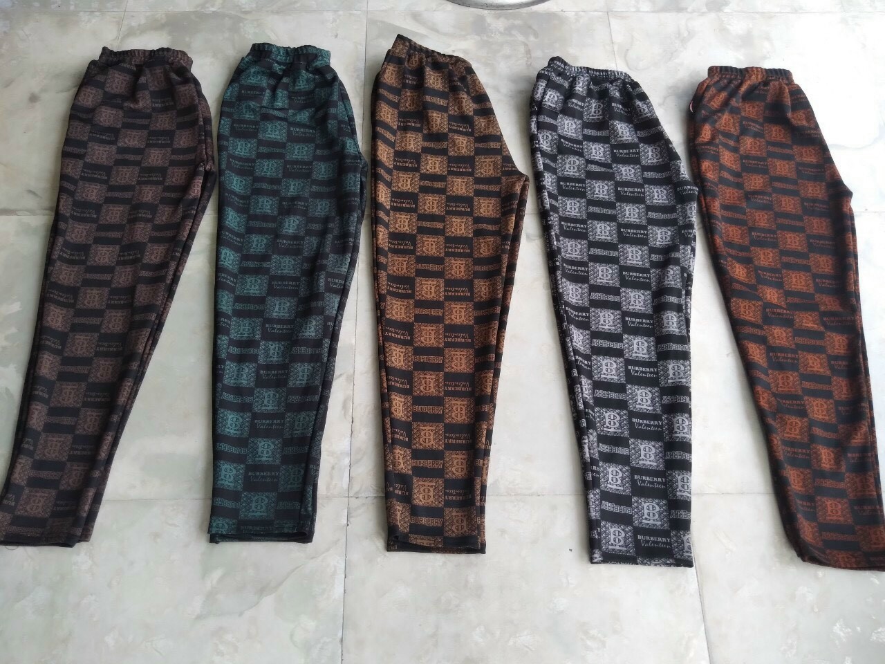 Combo 100k-3 quần 3mauf khác nhau chất thun xốp giản mặc thoải mái dễ chịu
