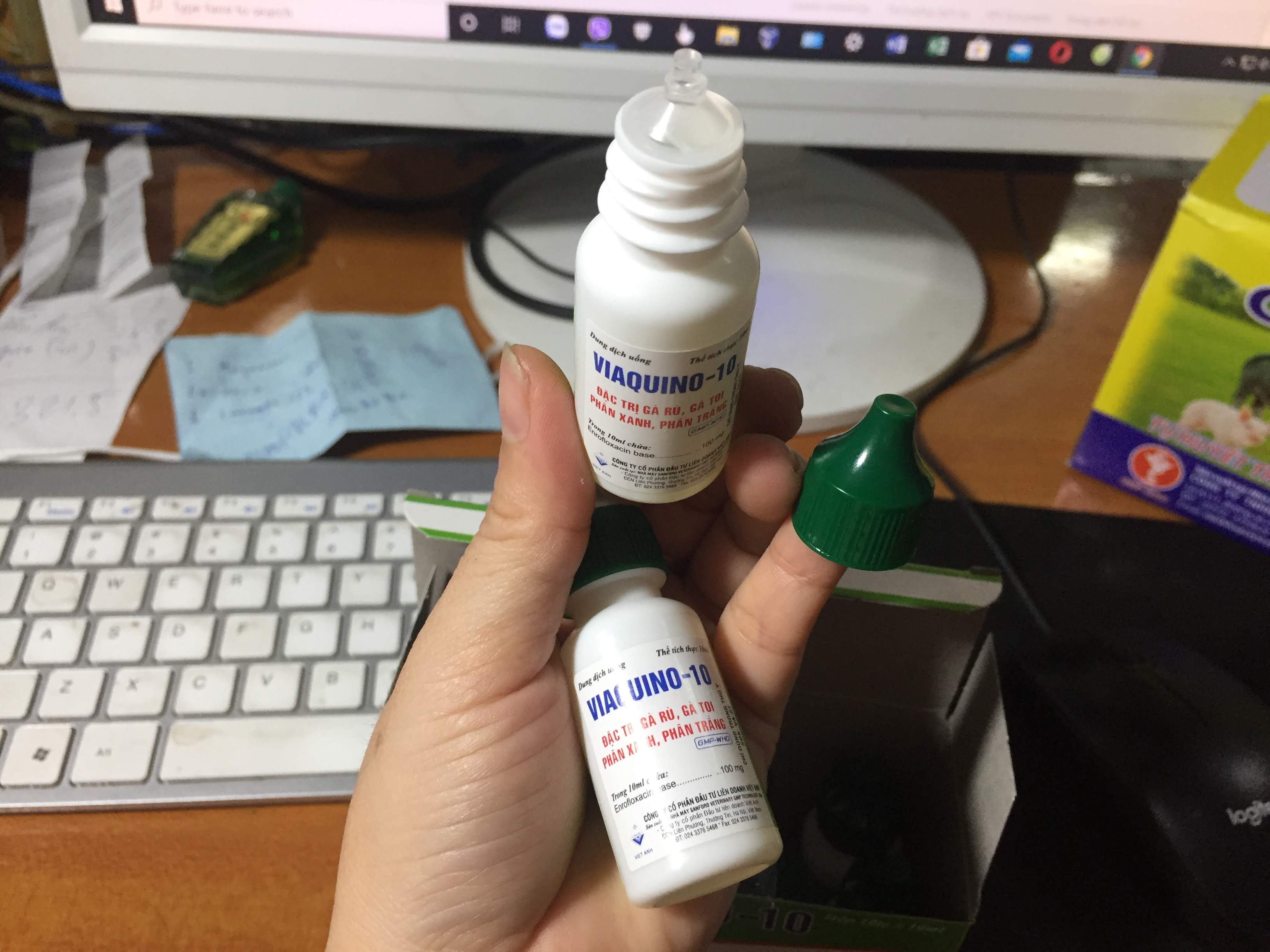 2 chai QUINOCOLI-10 gà rù toi, hen gà phân xanh trắng 10 ml