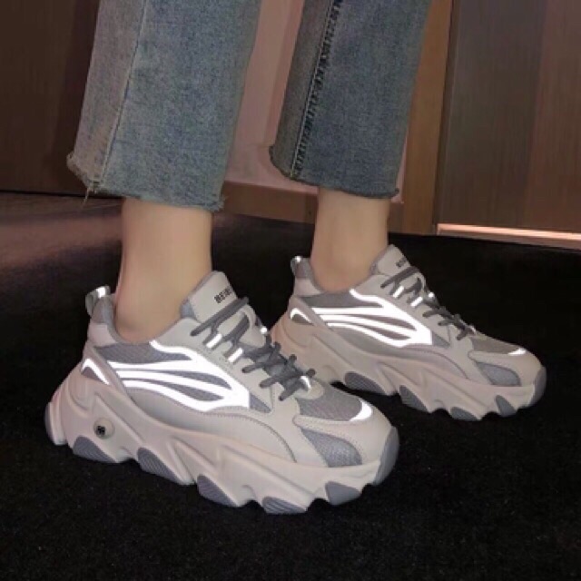 Giày thể thao nữ dáng yz phản quang loại mới, các sản phẩm shop đều đăng kèm ảnh shop chụp thật nhé, nên bạn kéo ảnh sau coi ảnh thật