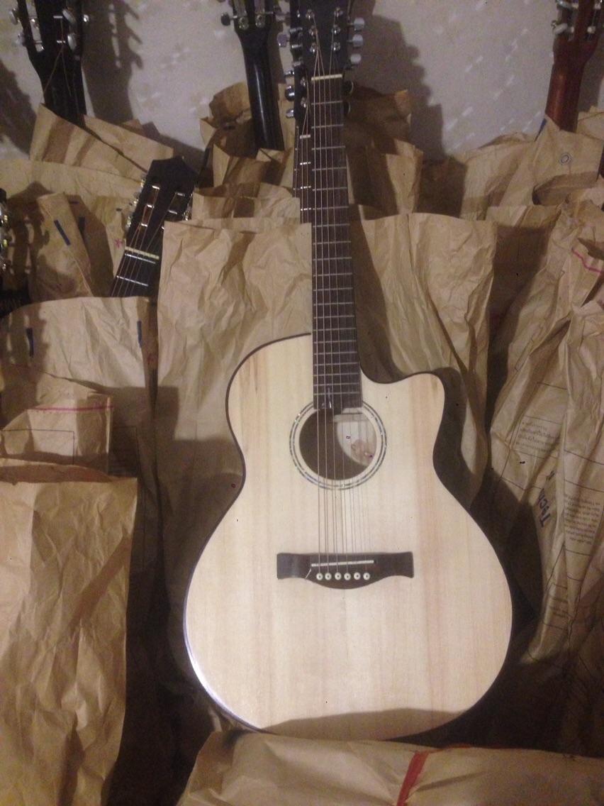 Guitar Acoustic S75. Có ty chỉnh cần