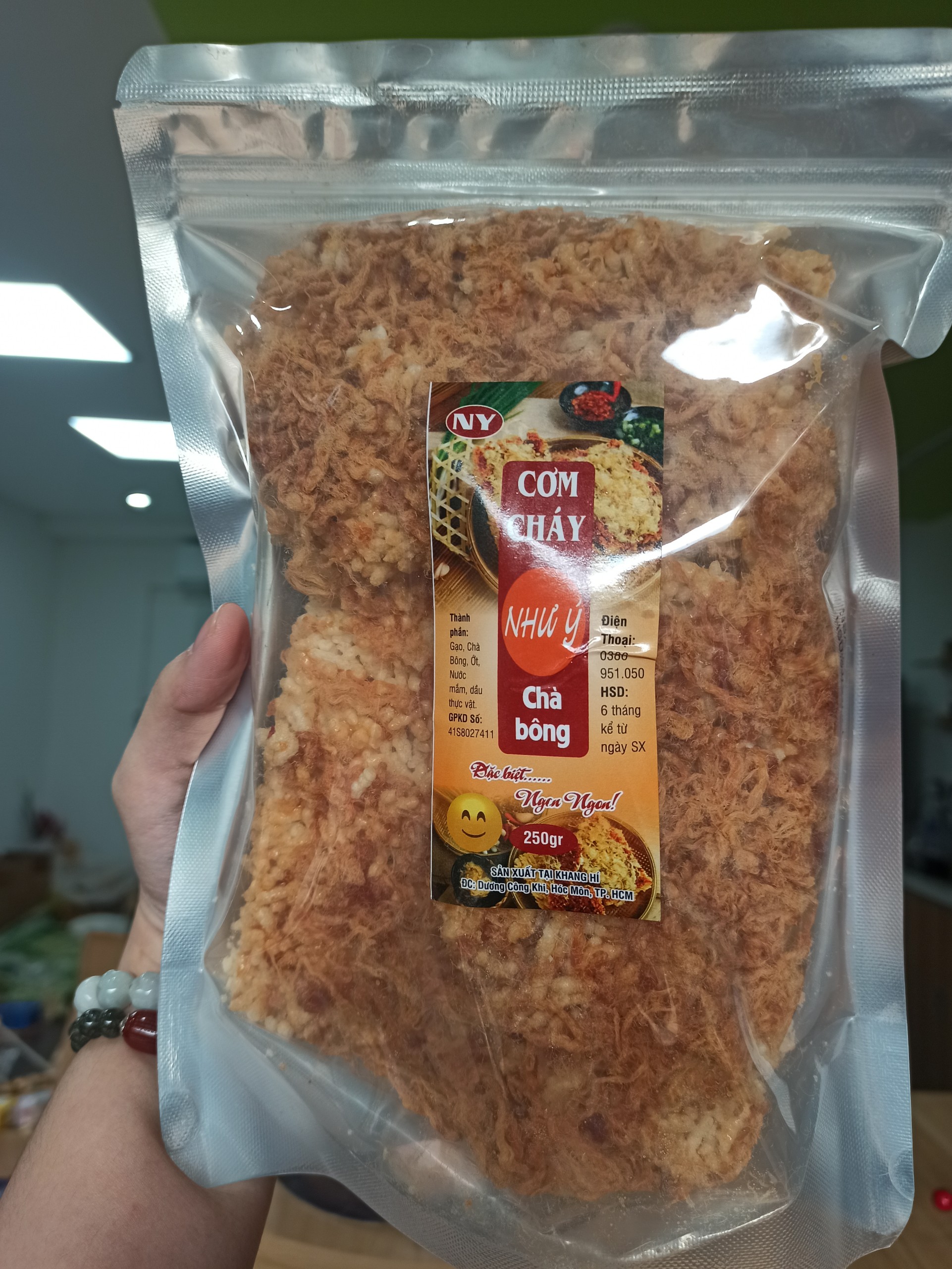Cơm cháy chà bông hiệu Khang Hí
