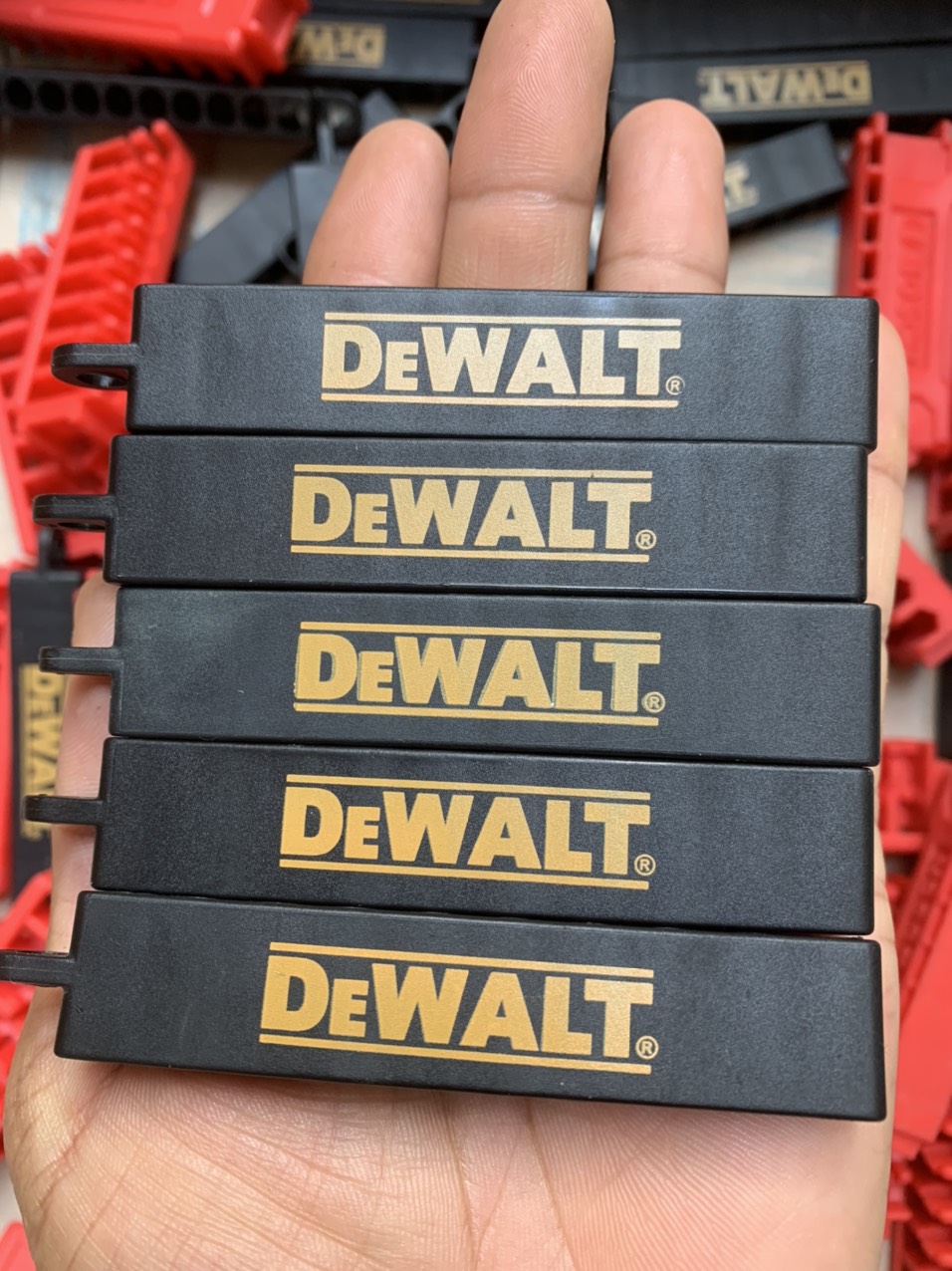 Chân đế gắn mũi vít , mũi khoan Dewalt