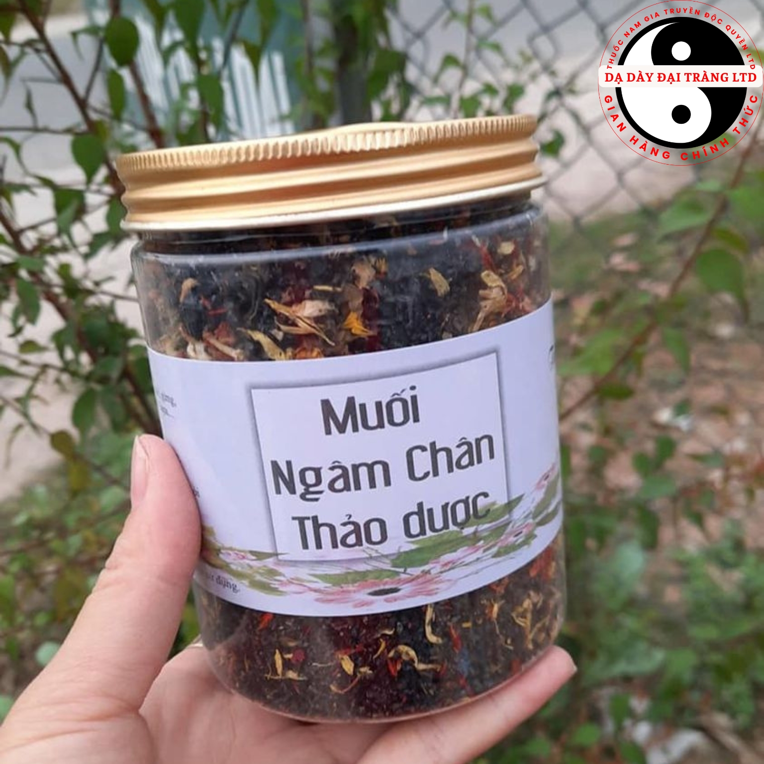 Muối ngâm chân thảo dược giúp thải độc tố, giảm đau xương khớp, thư giãn tinh thần, giảm mẩn ngứa